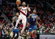 米兰真人-开拓者主场惨败太阳，利拉德助攻全队