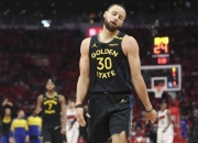 米兰体育下载-勇士季后赛遭淘汰，库里无奈缺席