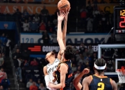 米兰真人-太阳大胜马刺，豪取七连胜！的简单介绍