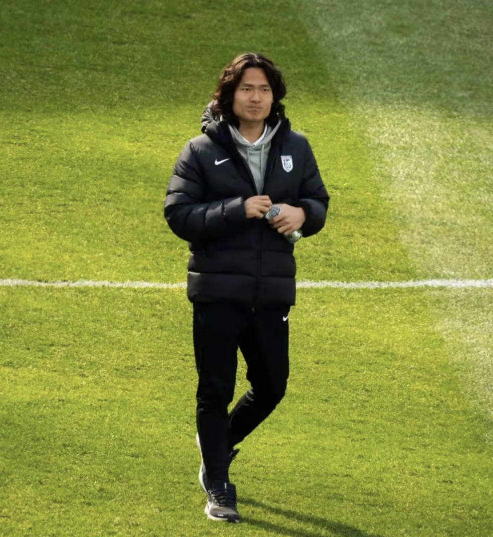 大连阿尔滨主场失利，球队面临困境