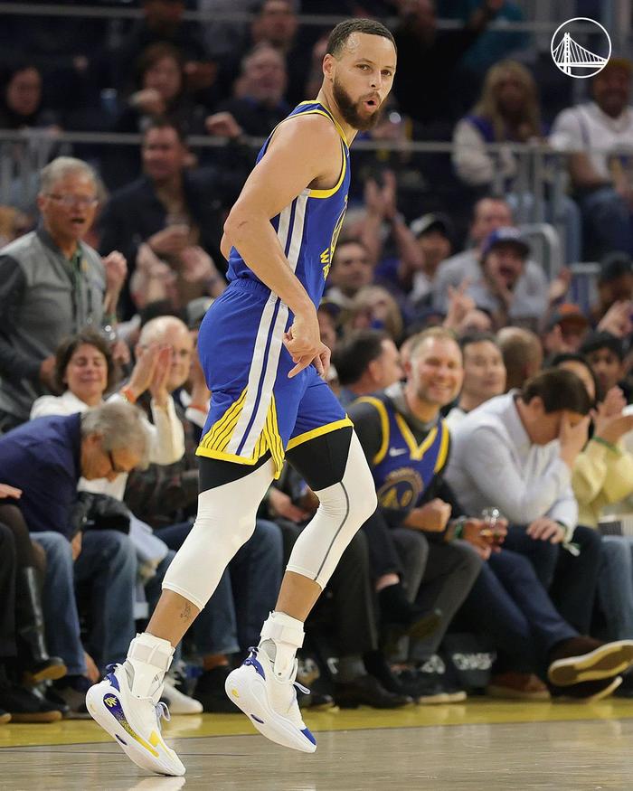 勇士取得连胜,库里在场上表现高效稳定! 勇士取得连胜,库里在场上表现高效稳定!