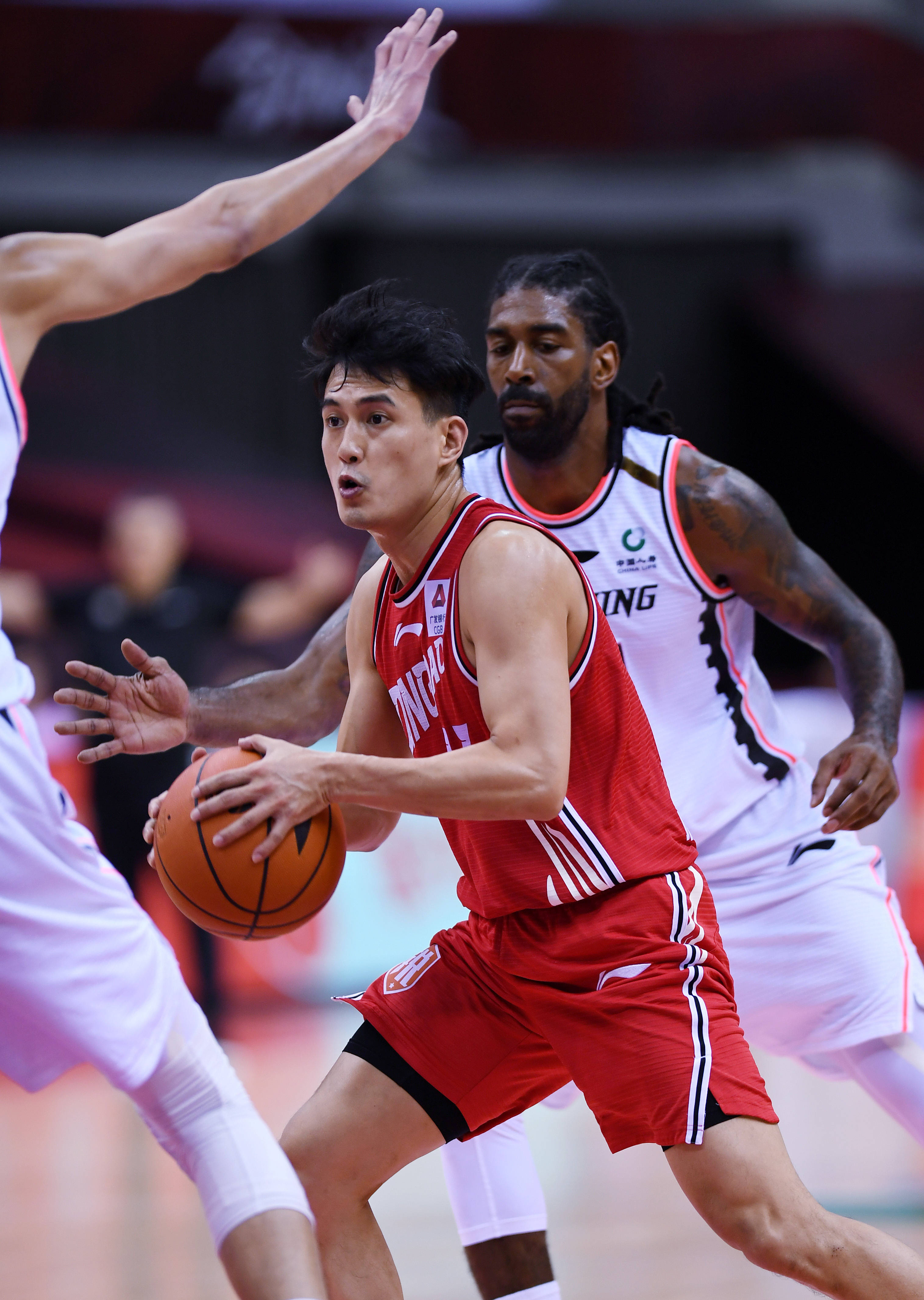 球员在精彩赛事中展现出色表现