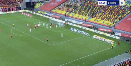 战术反击控制整场比赛,轻松取胜 战术反击控制整场比赛,轻松取胜