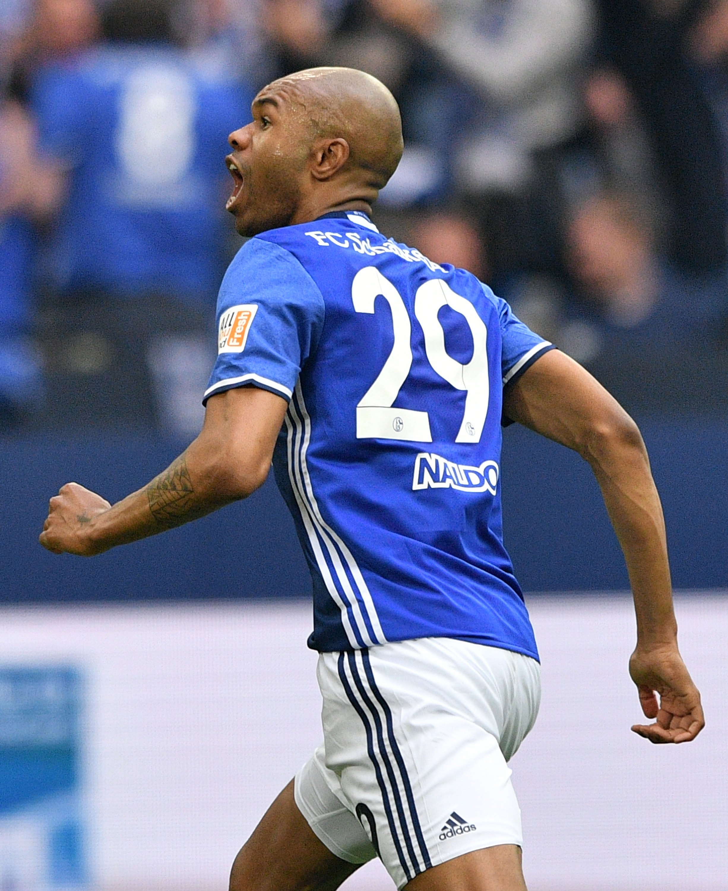 沙尔克逆转战胜多特蒙德,豪取三分 沙尔克逆转战胜多特蒙德,豪取三分