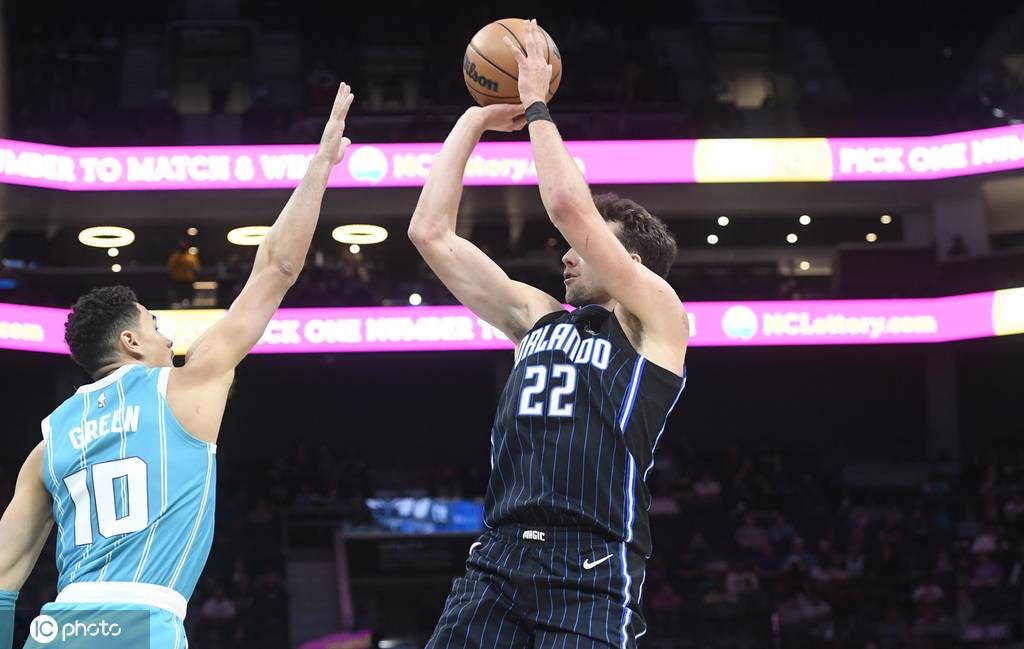 魔术险胜黄蜂,豪取连胜 魔术险胜黄蜂,豪取连胜