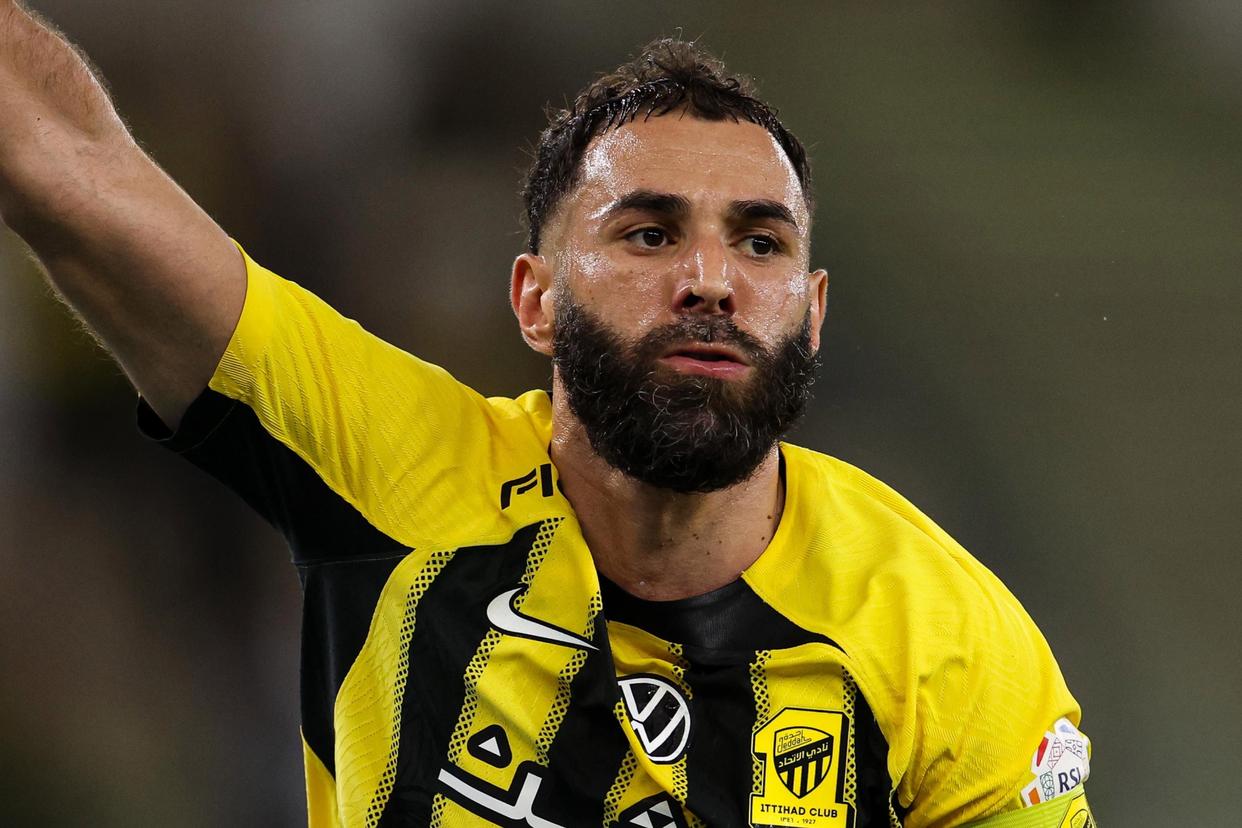 关于莱比锡红牛完胜英格兰,本泽马统治全场的信息 关于莱比锡红牛完胜英格兰,本泽马统治全场的信息